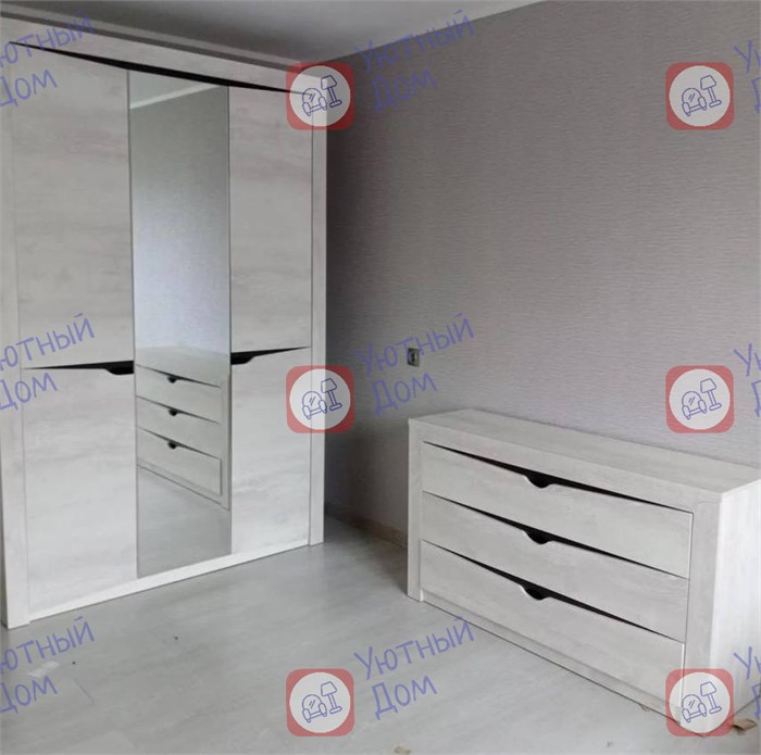 Шкаф трехстворчатый Q101092